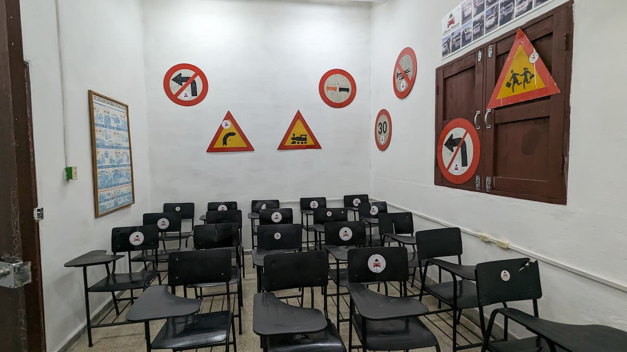 Oferta de Empleo: profesor teórico