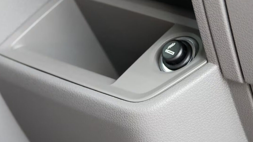 El mechero del vehículo: una función poco conocida que puede mejorar tus viajes