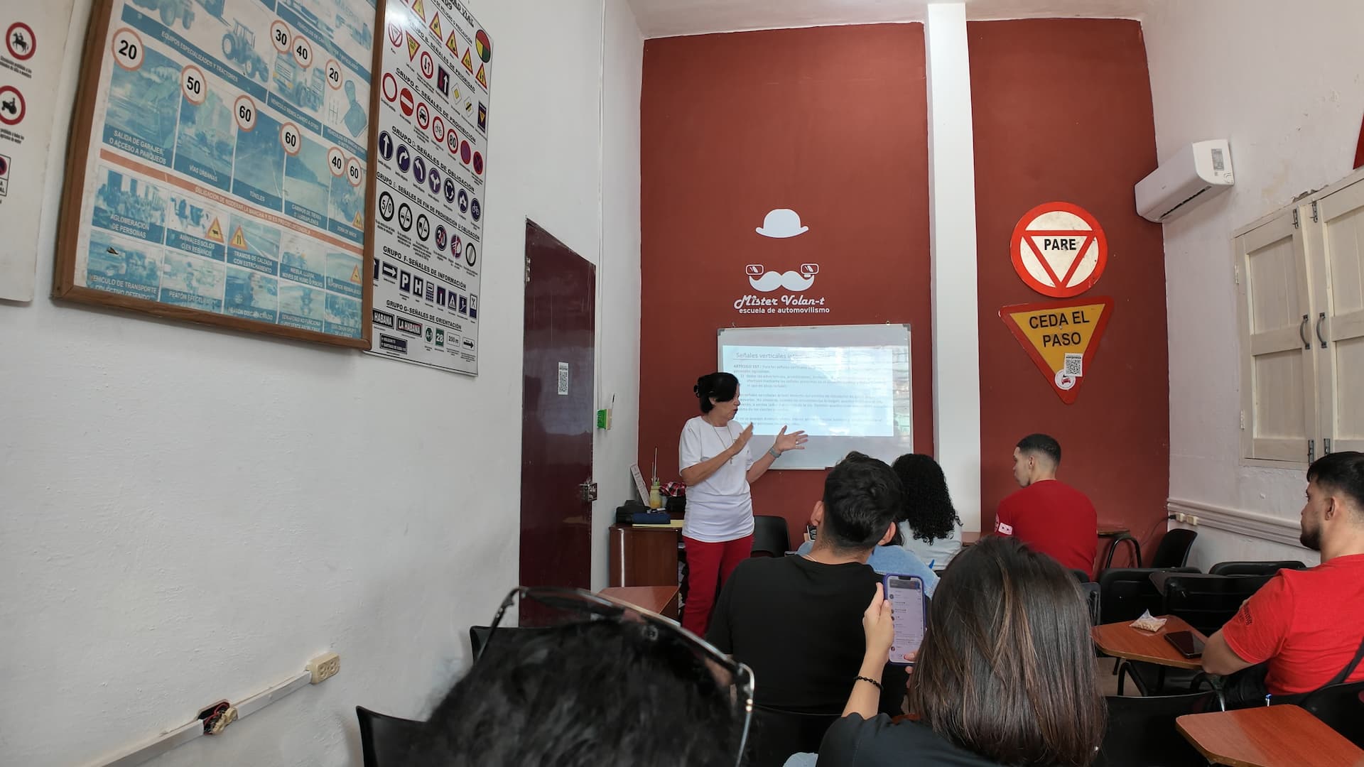 Miss & Míster Volante | Escuela de conducción